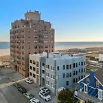 Escape To Raleigh Ave - Steps From The Beach