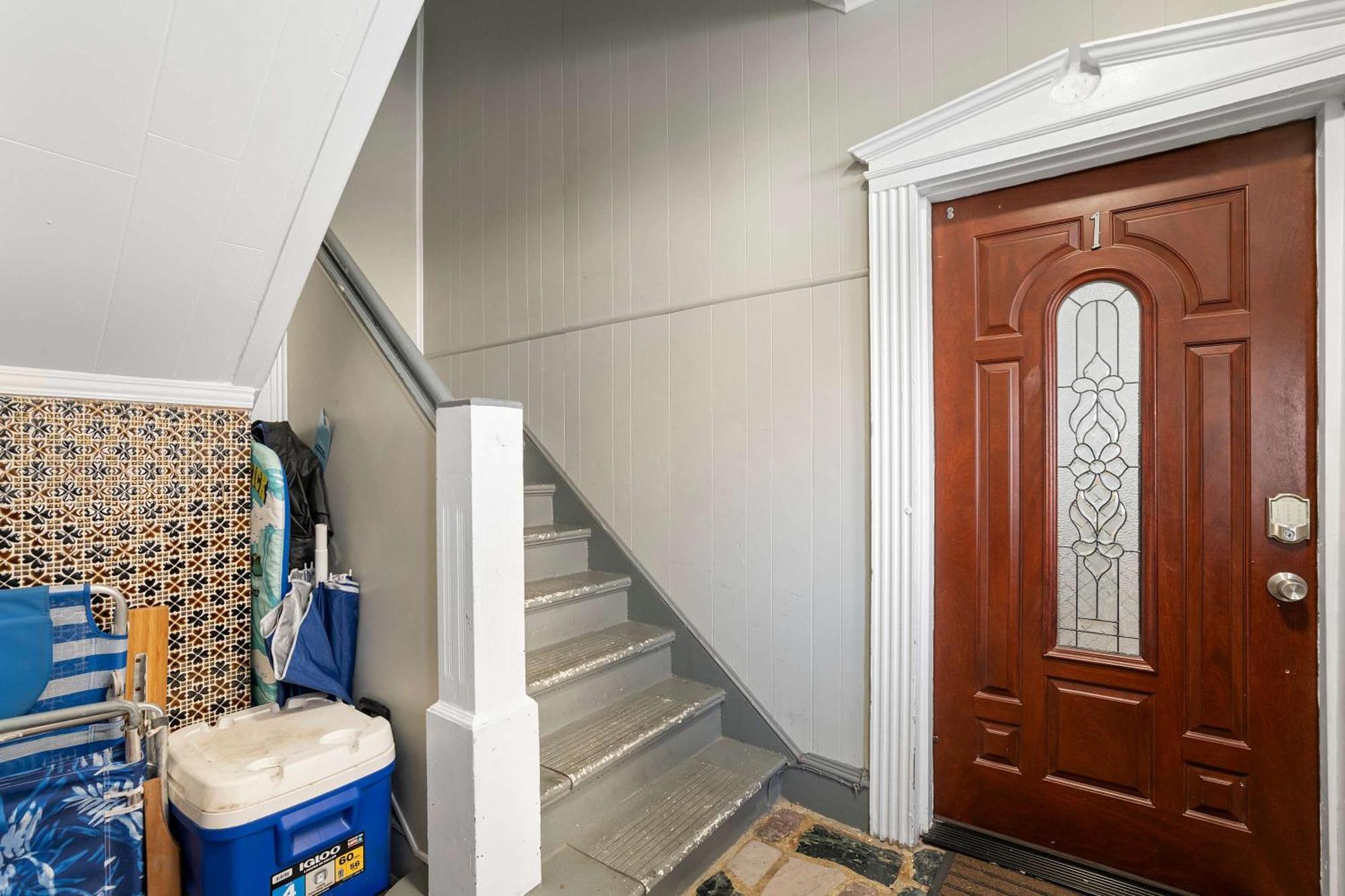 Escape To Raleigh Ave - Steps From The Apartment