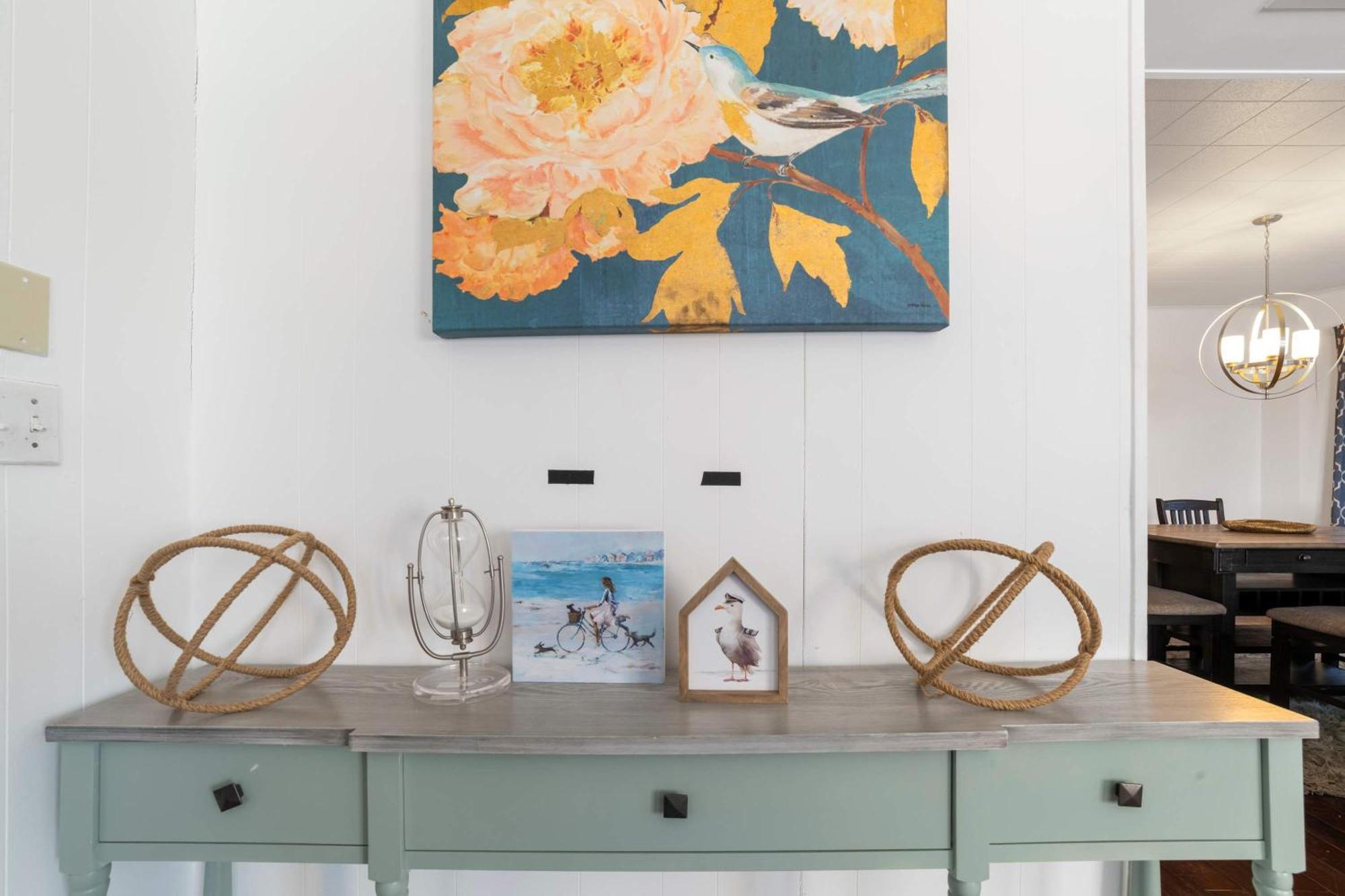 Escape To Raleigh Ave - Steps From The Apartment