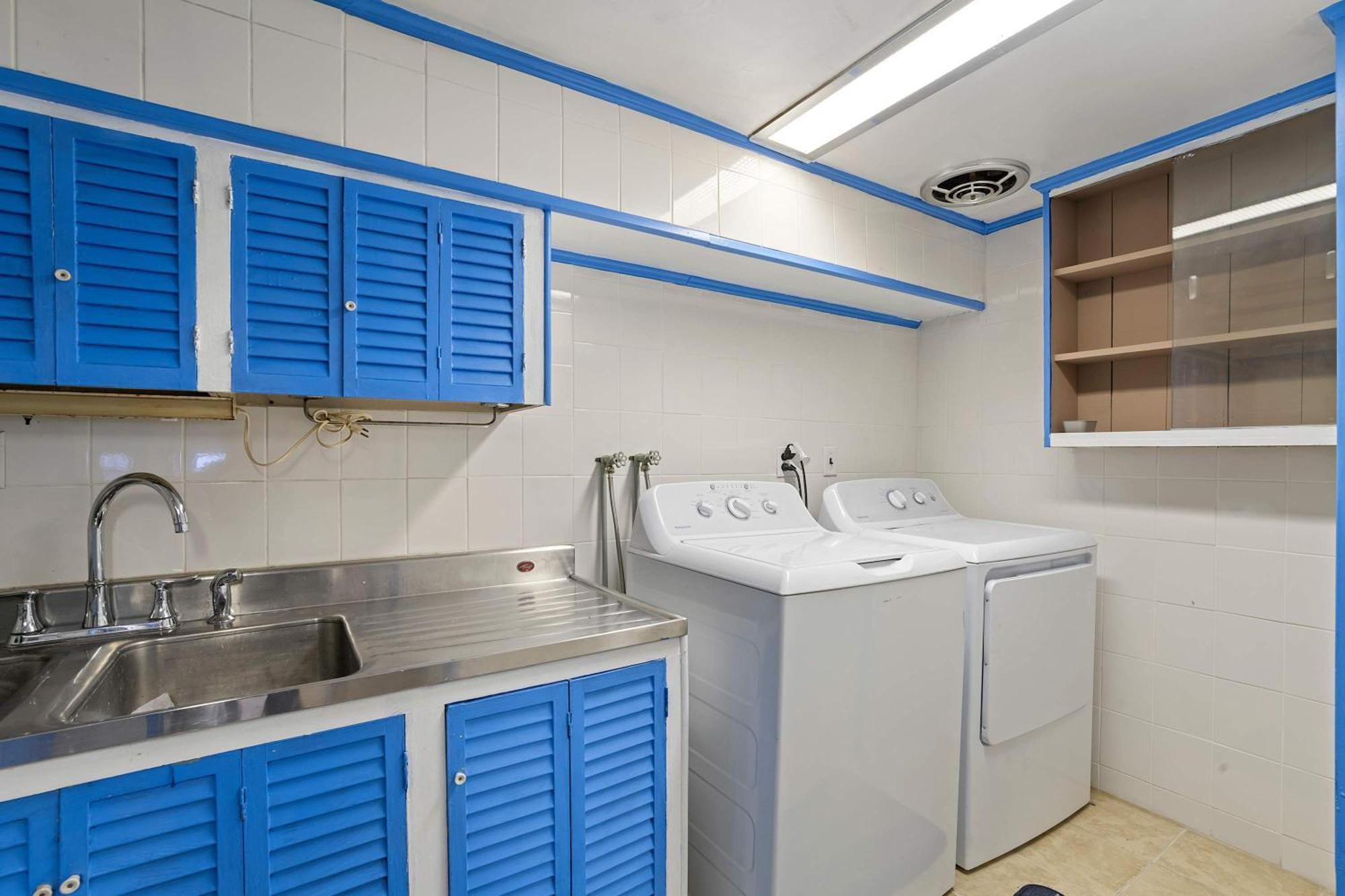 Escape To Raleigh Ave - Steps From The Apartment