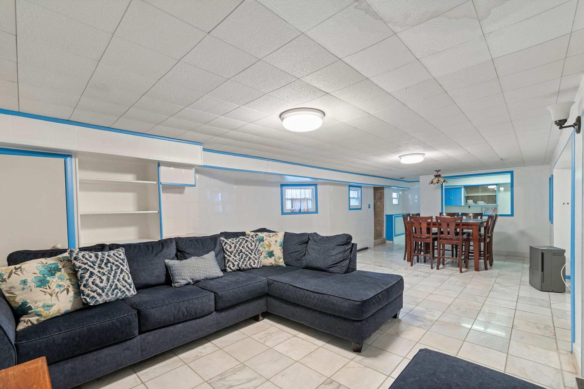 Escape To Raleigh Ave - Steps From The Apartment *